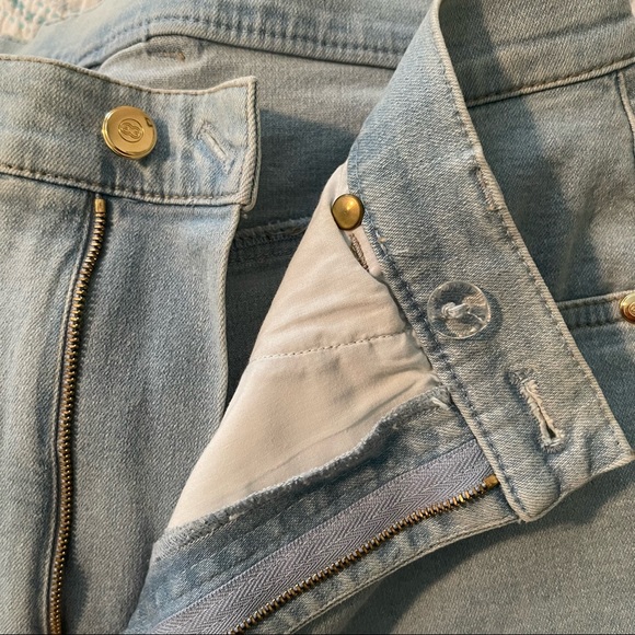 Vintage ESCADA Light Wash Blue Jeans. High-Rise Mom Jeans. Size 40/US 10/Medium - Picture 13 of 15